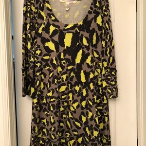 DVF Vintage Snow Leopard Silk Shift Dress - Size 4